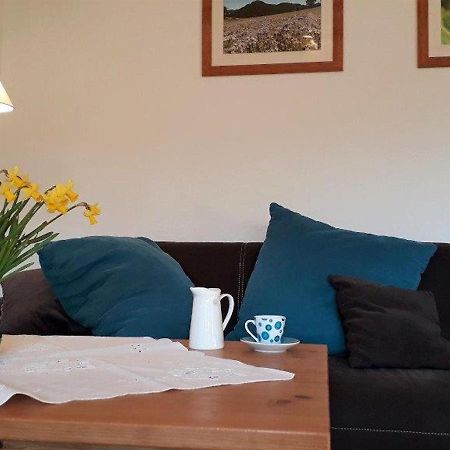 Quiet Holiday Home With Terrace Korbach Luaran gambar