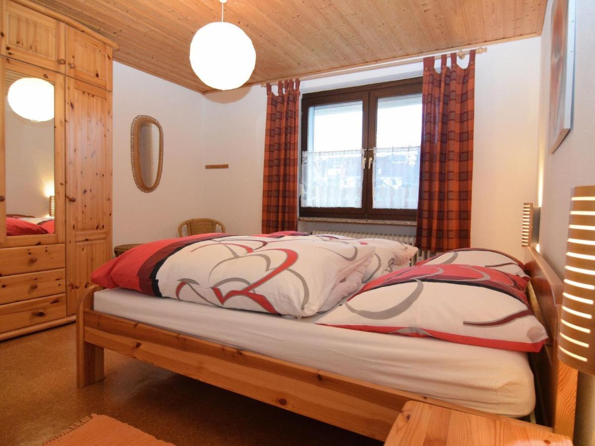 Quiet Holiday Home With Terrace Korbach Luaran gambar