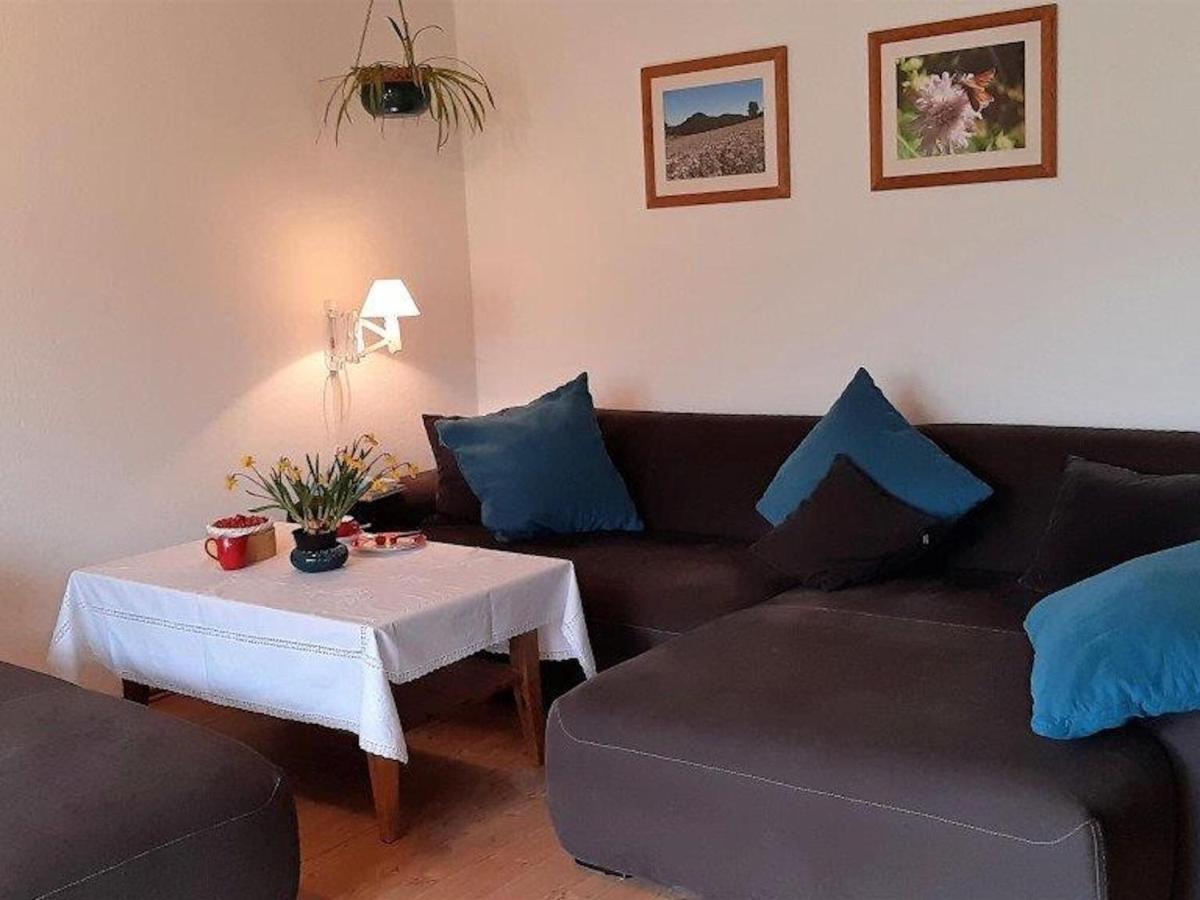 Quiet Holiday Home With Terrace Korbach Luaran gambar