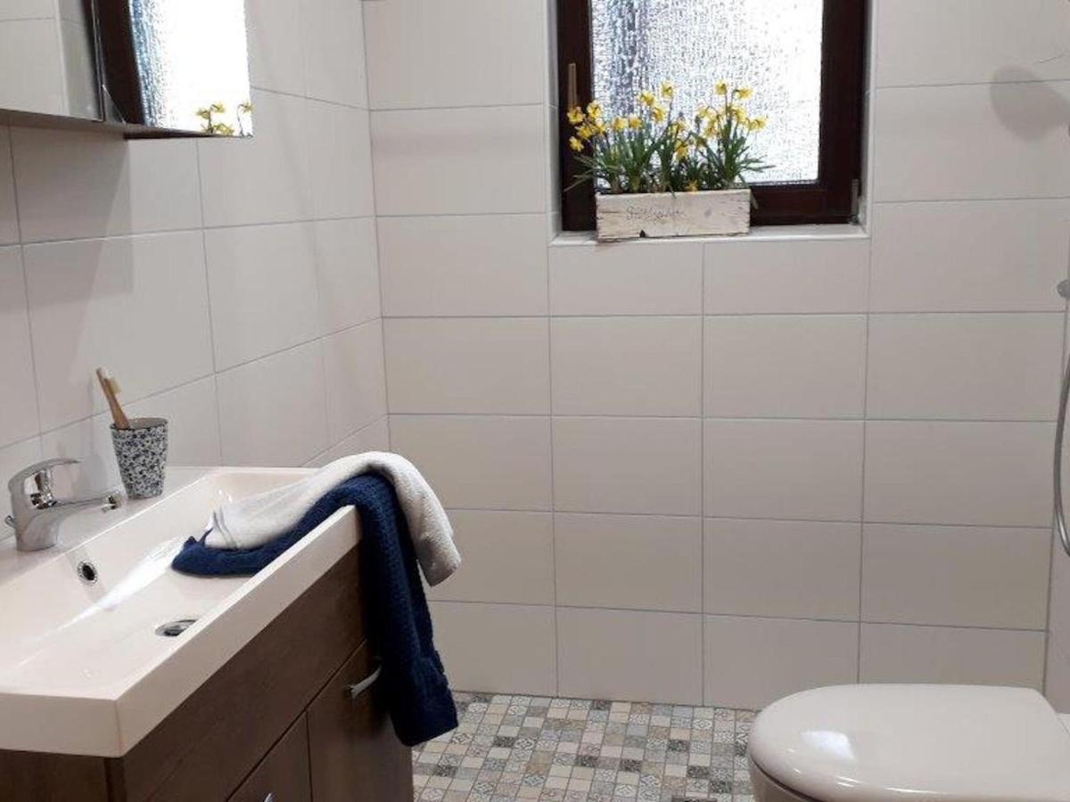 Quiet Holiday Home With Terrace Korbach Luaran gambar